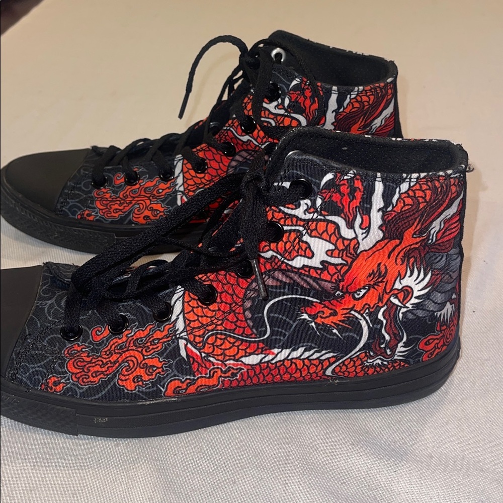 Raad Shop Unisex Red Japanese Dragon SZ M-10.5 W-12 EUC